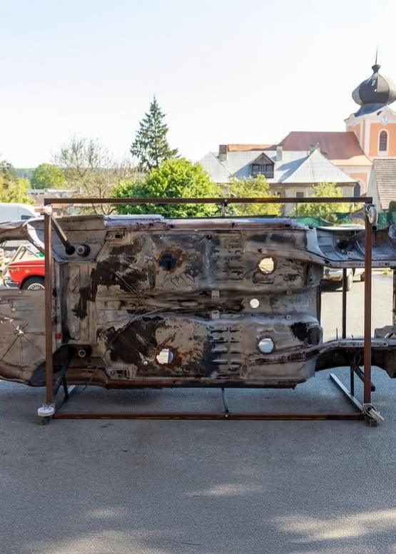 Karoserie BMW 2002 Touring před renovací